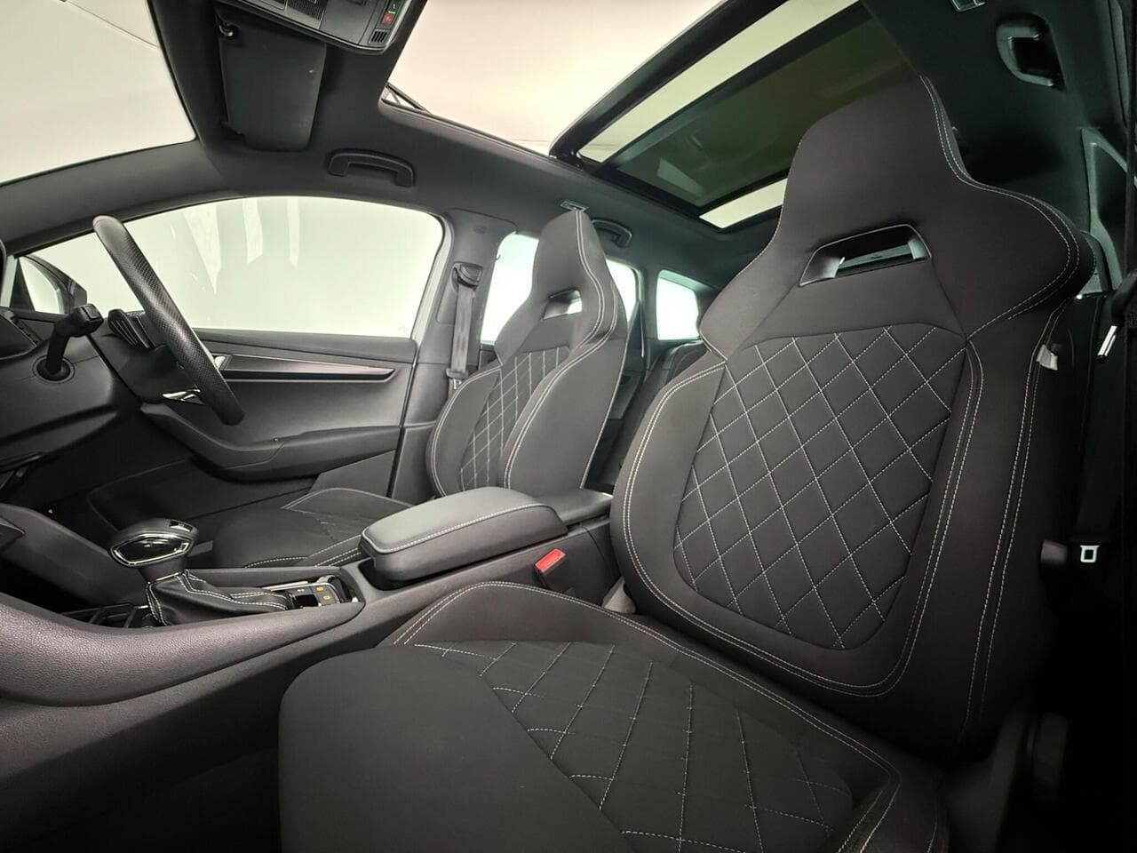 Skoda Karoq thumbnail Seat Front Passenger