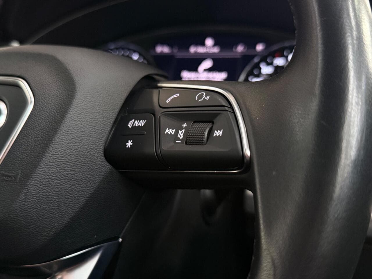 Audi Q5 thumbnail Misc Controls