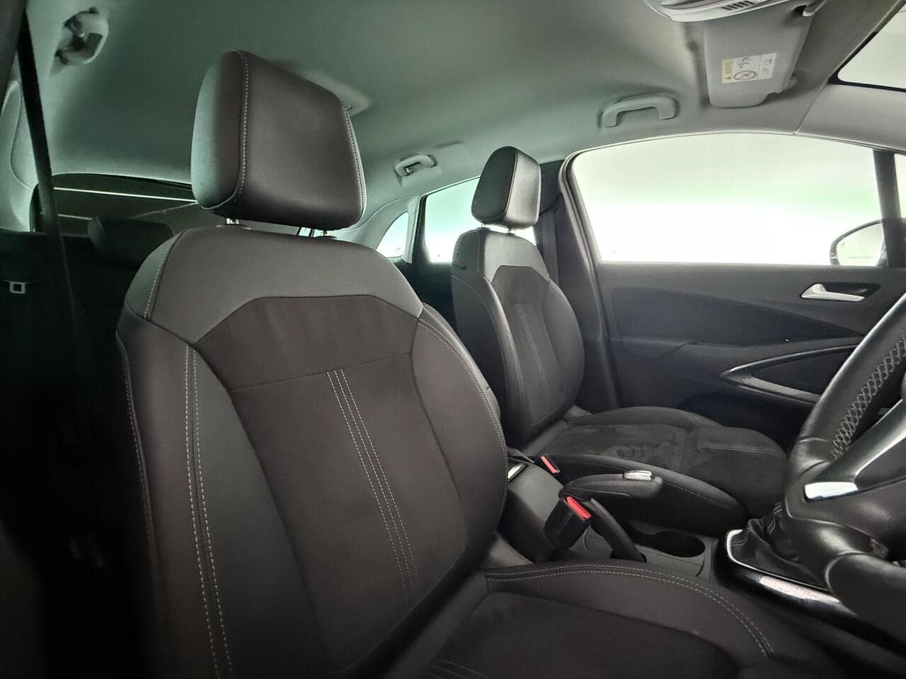 Vauxhall Crossland thumbnail Seat Driver