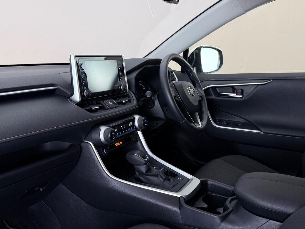 Toyota RAV4 thumbnail Interior Front