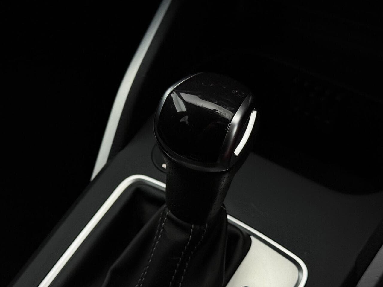 Audi Q2 thumbnail Misc Controls