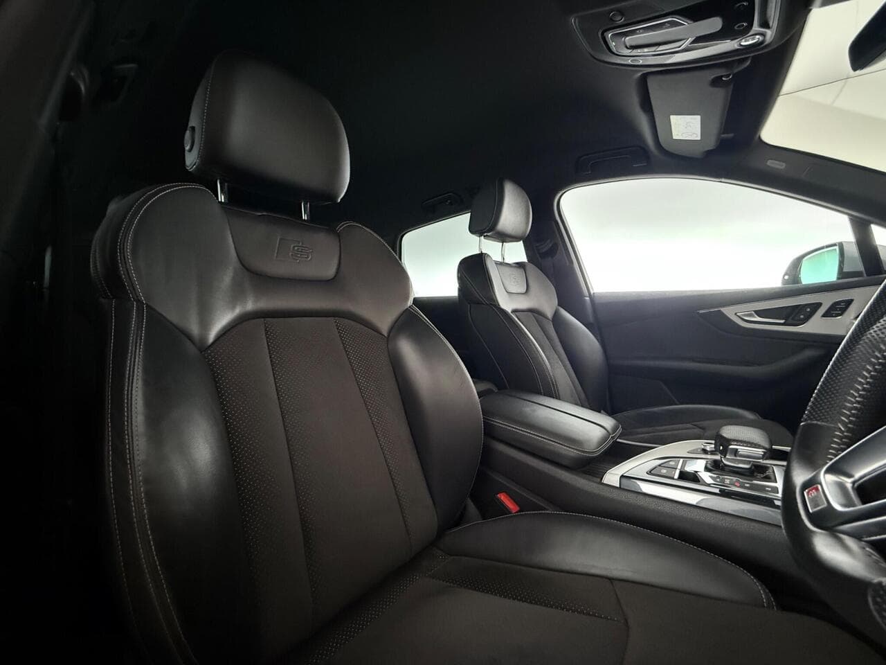 Audi Q7 thumbnail Seat Driver