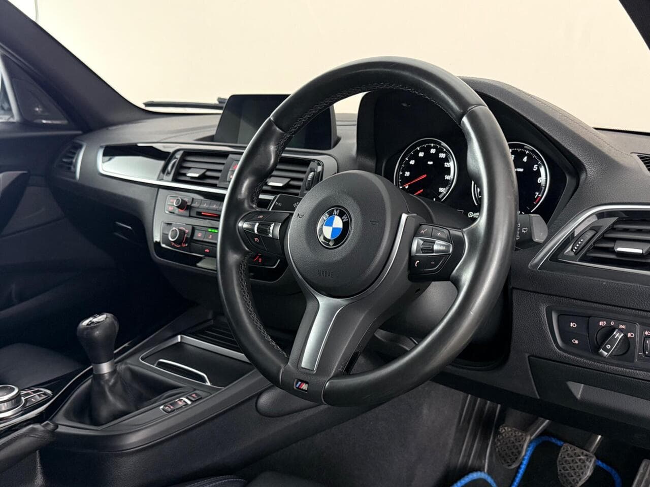 BMW 1 Series thumbnail Steering Wheel