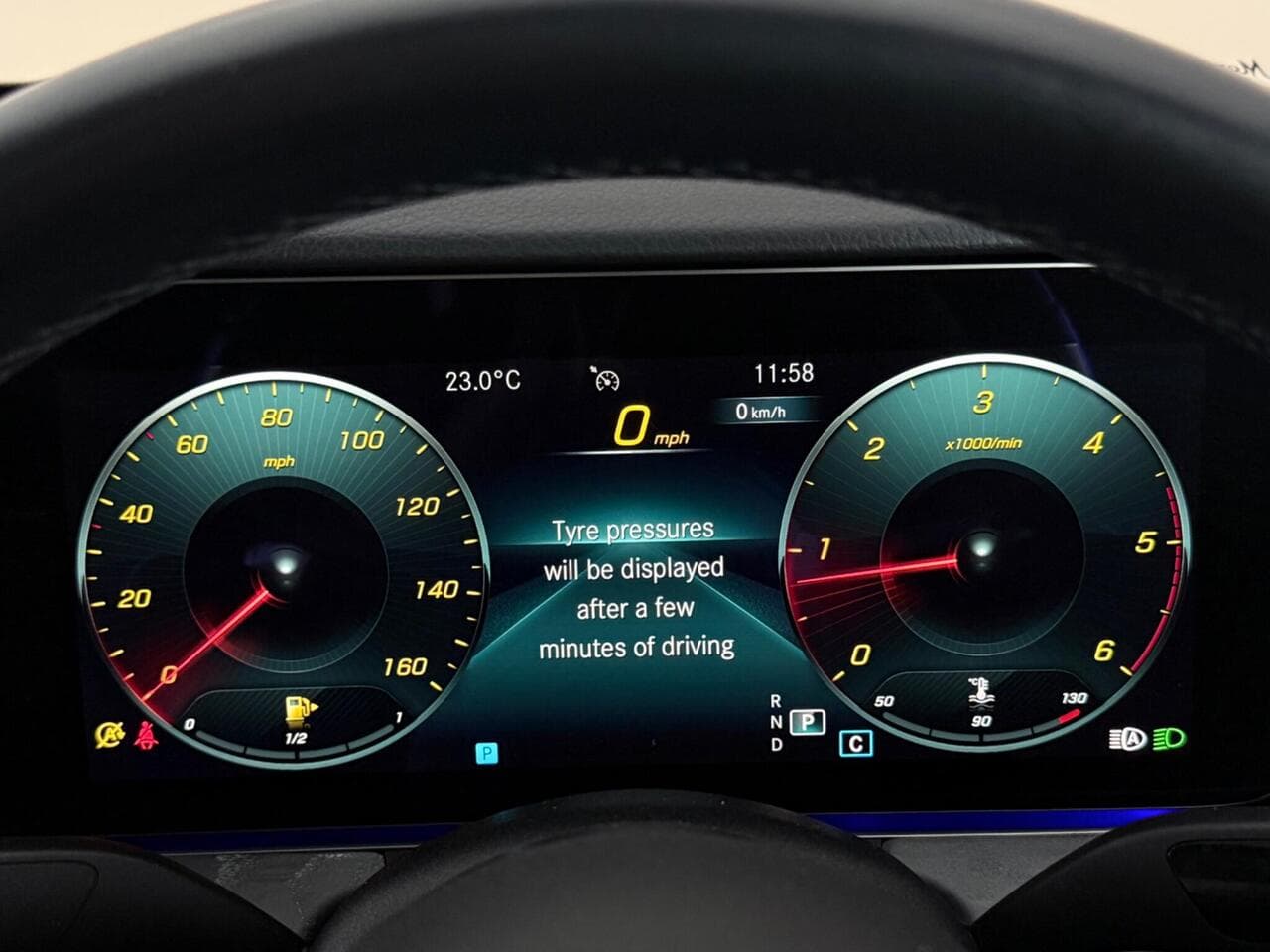 Mercedes-Benz E Class thumbnail Driver Instruments