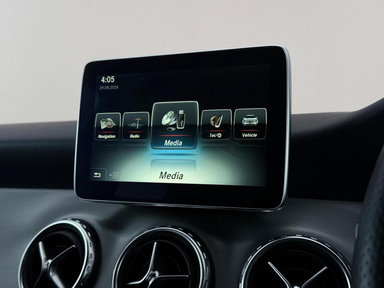 Mercedes-Benz GLA thumbnail Infotainment System