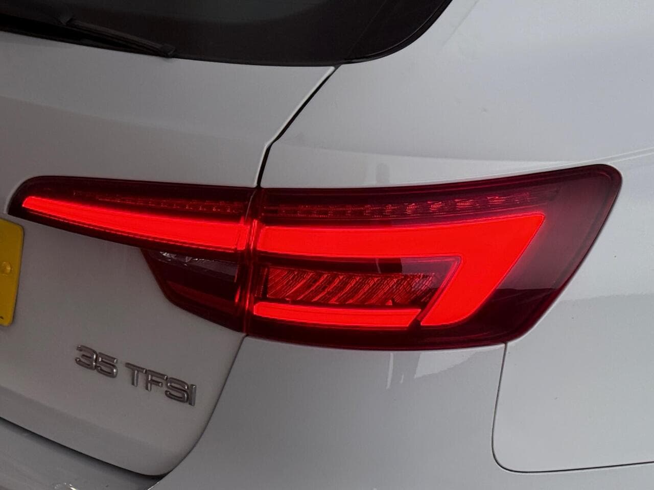 Audi A4 Avant thumbnail Lights Rear