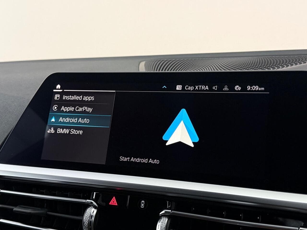 BMW 3 Series thumbnail Infotainment System