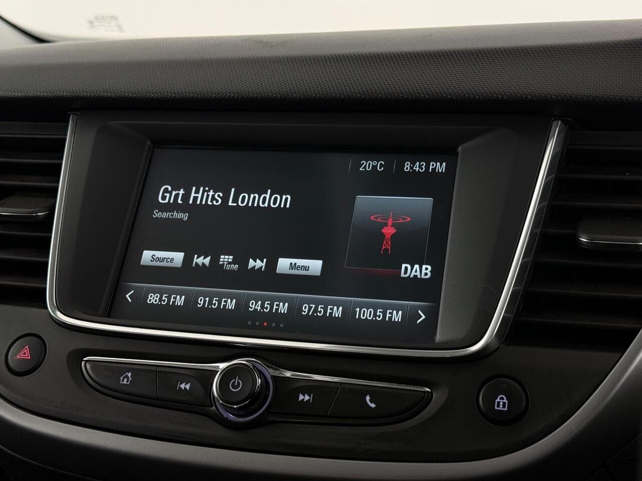 Vauxhall Crossland X thumbnail Infotainment System