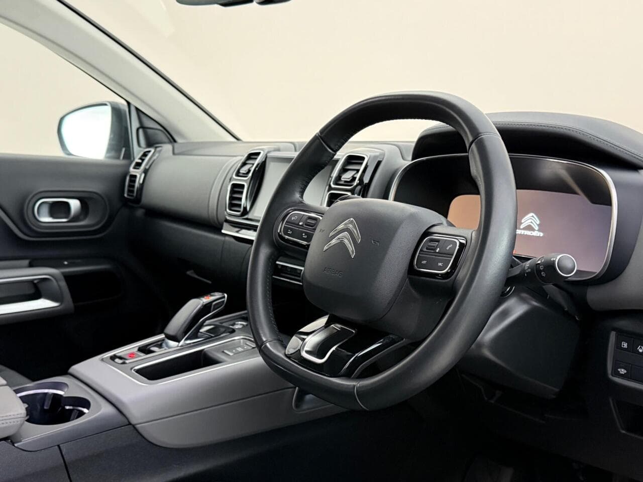 Citroen C5 Aircross thumbnail Interior Front