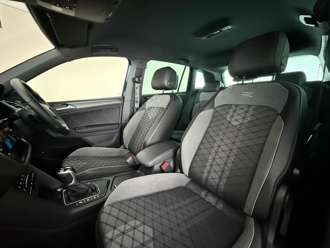 Volkswagen Tiguan thumbnail Seat Front Passenger
