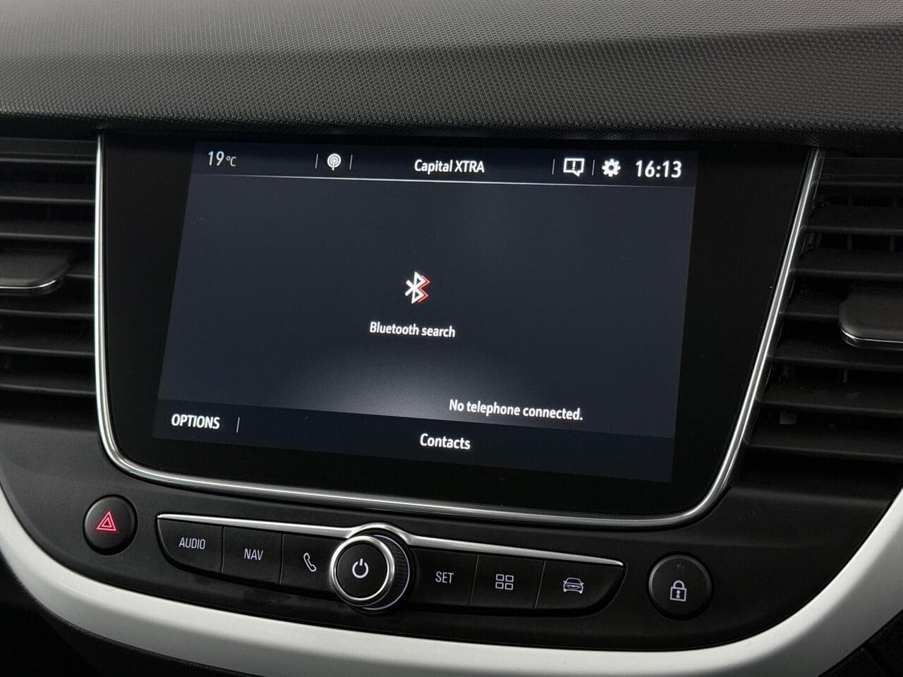 Vauxhall Crossland X thumbnail Infotainment System