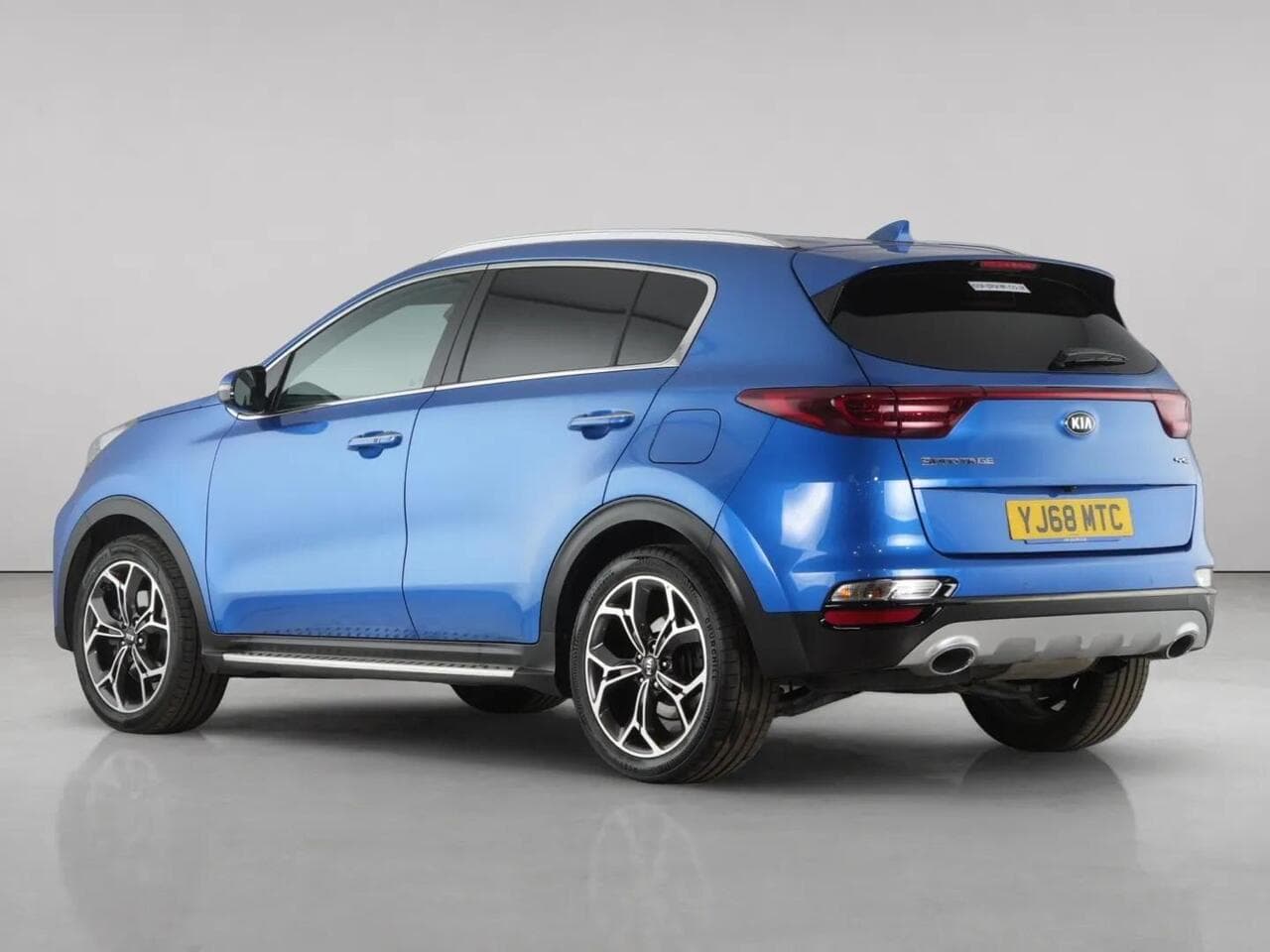 Kia Sportage thumbnail Rear Left