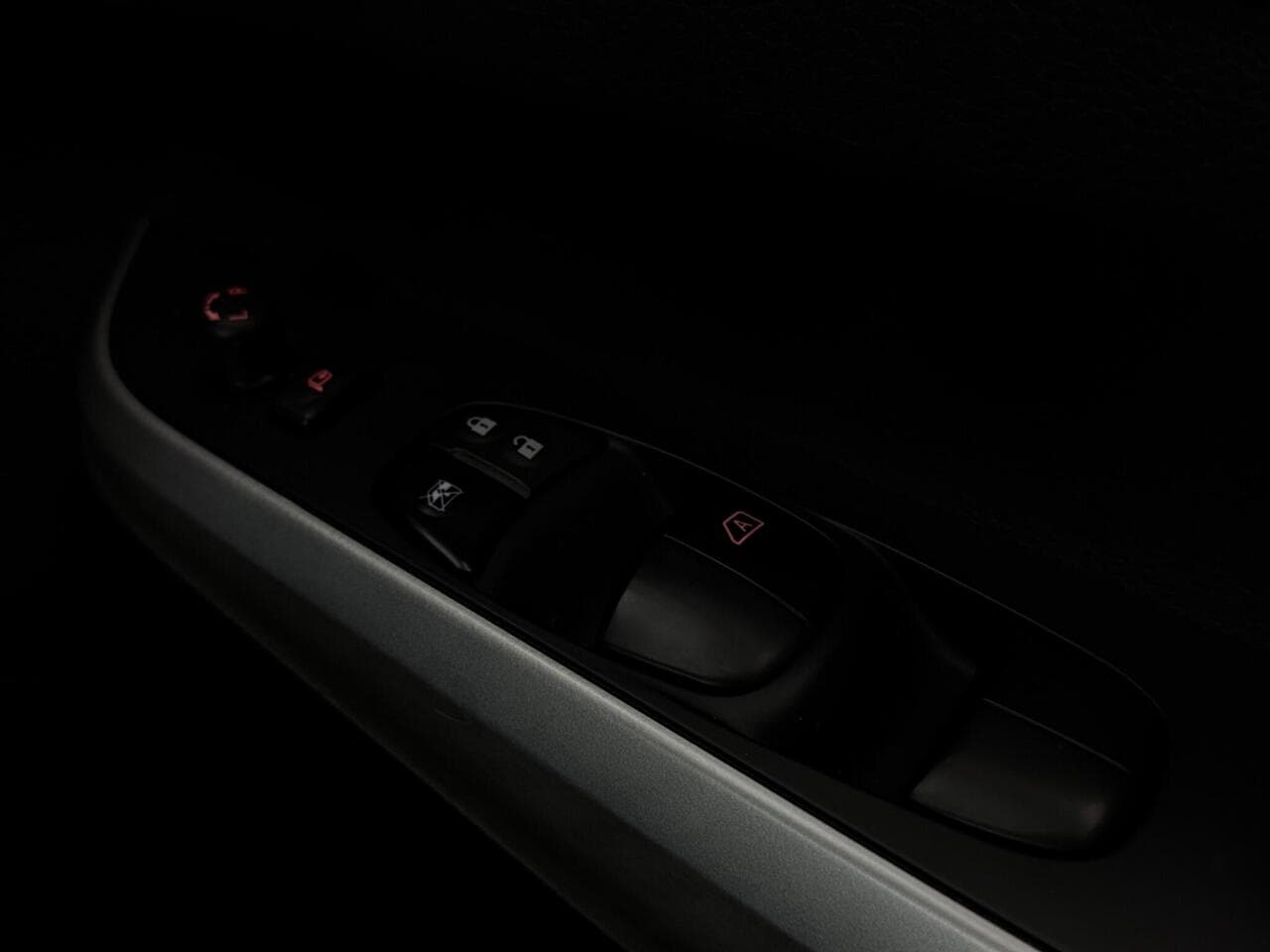 Nissan Navara thumbnail Misc Controls