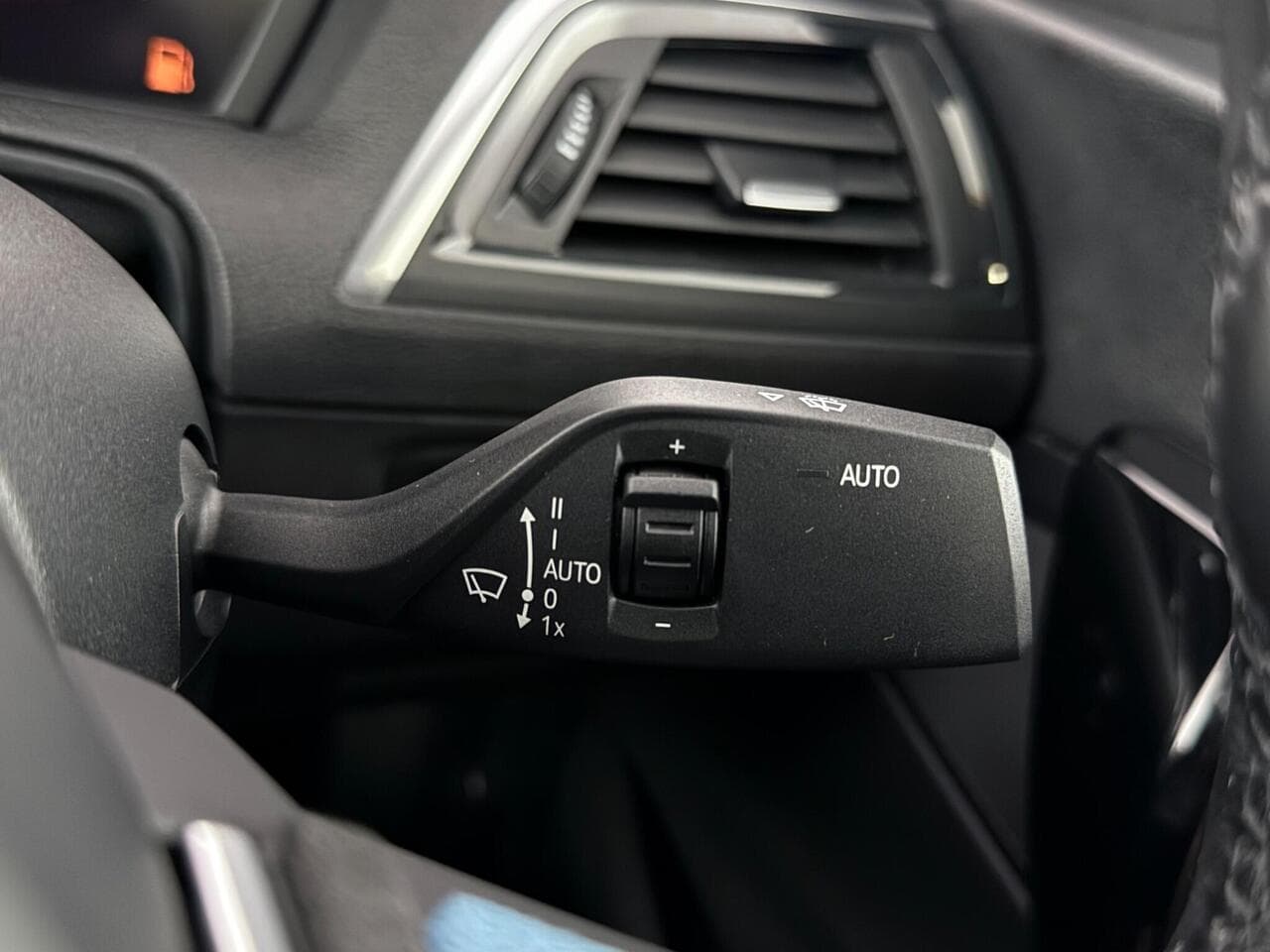 BMW 2 Series thumbnail Misc Controls