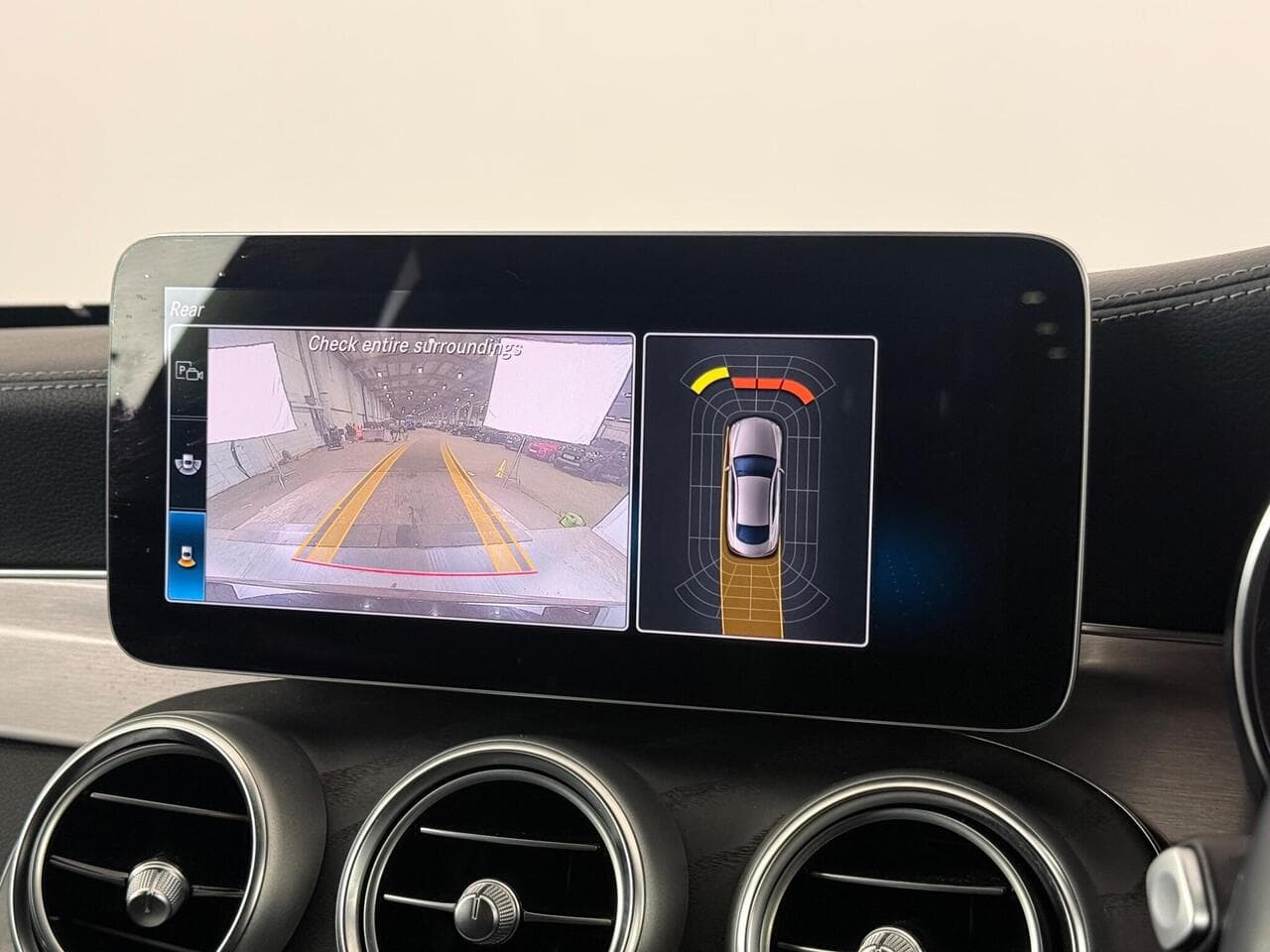 Mercedes-Benz C Class thumbnail Infotainment System