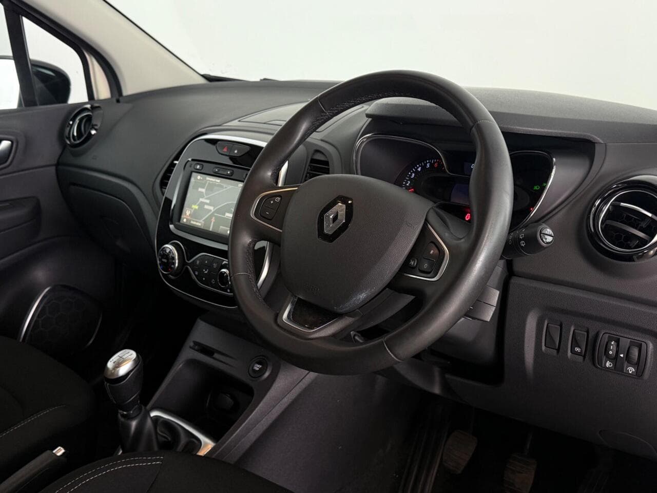 Renault Captur thumbnail Interior Front