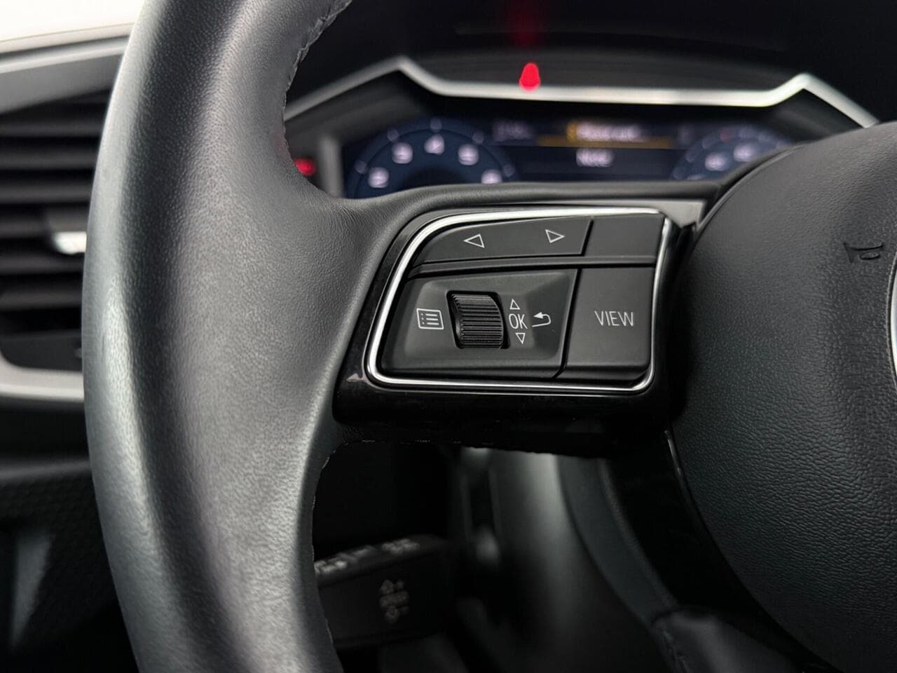 Audi A1 thumbnail Misc Controls