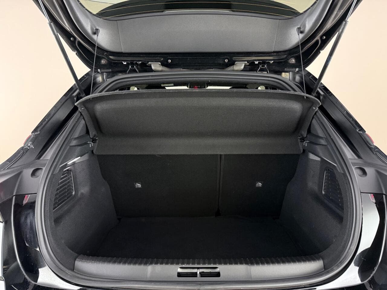 Vauxhall Mokka thumbnail Boot