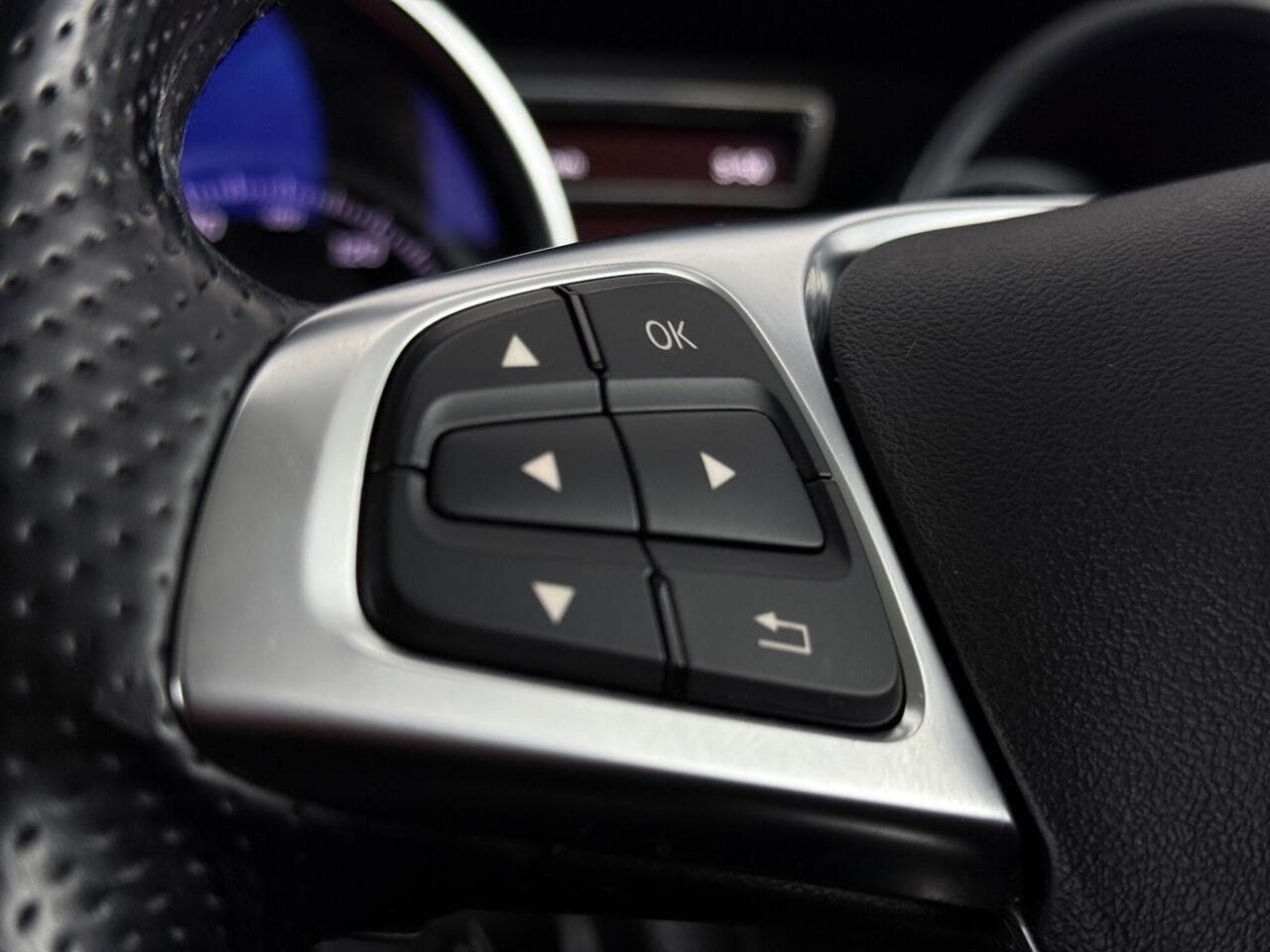 Mercedes-Benz GLE thumbnail Misc Controls