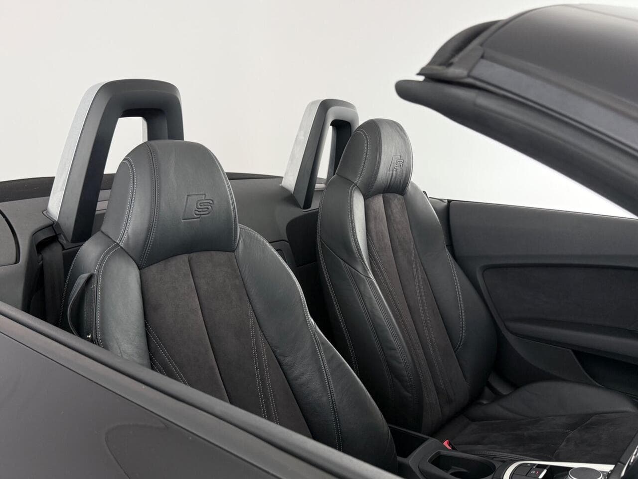 Audi TT thumbnail Seat Driver