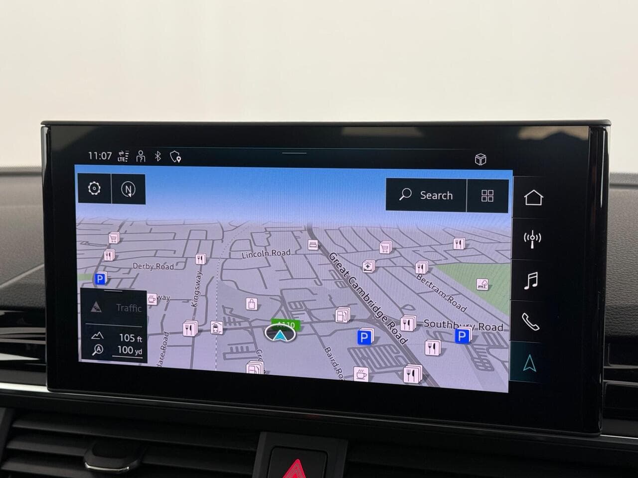 Audi A4 Avant thumbnail Infotainment System
