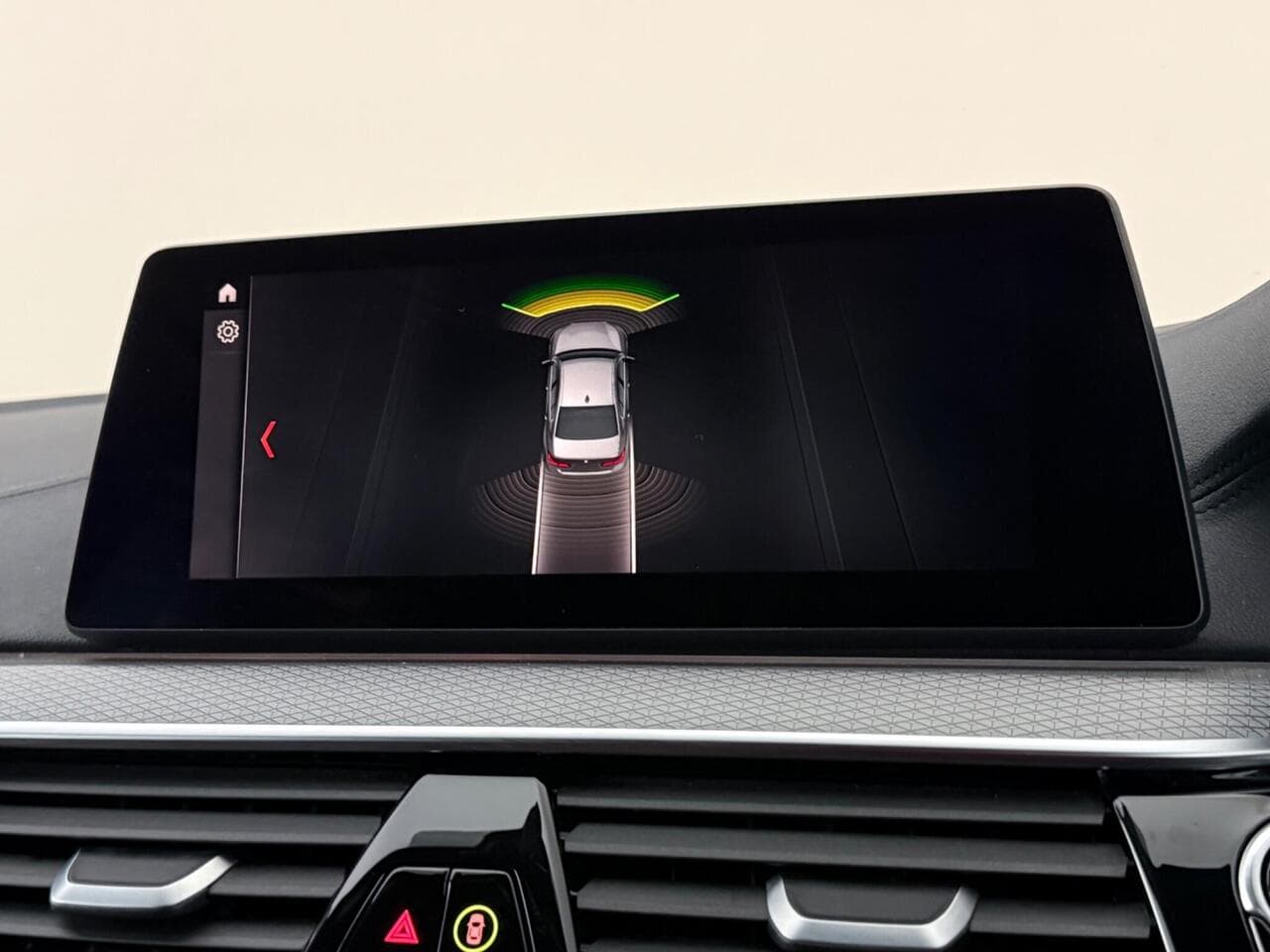 BMW 5 Series thumbnail Infotainment System