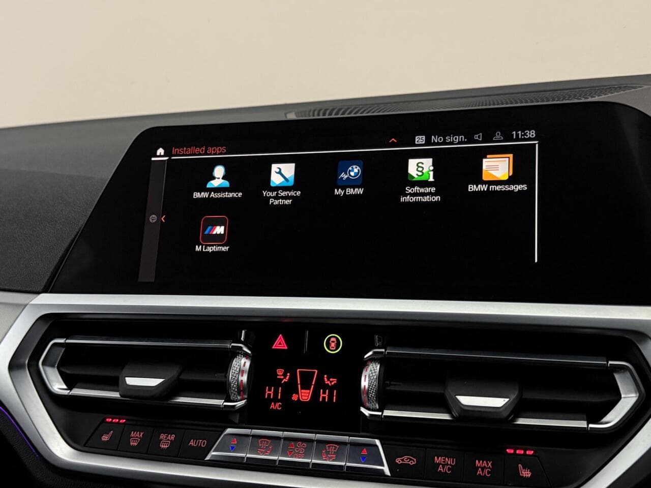BMW 3 Series thumbnail Infotainment System