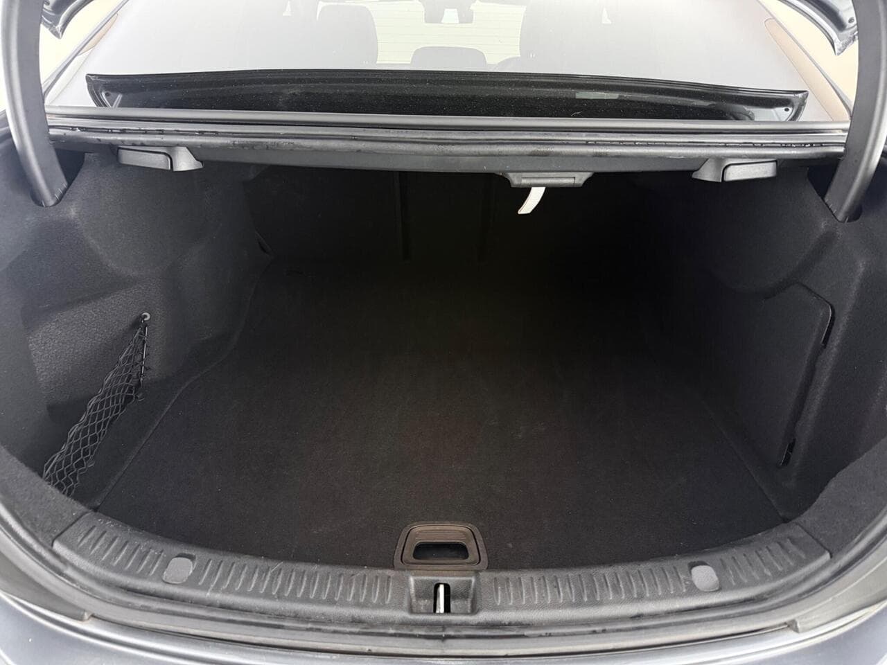 Mercedes-Benz E Class thumbnail Boot