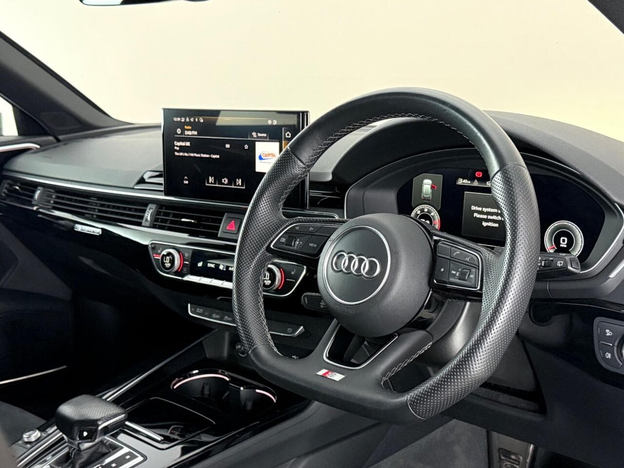 Audi A4 Avant thumbnail Interior Front