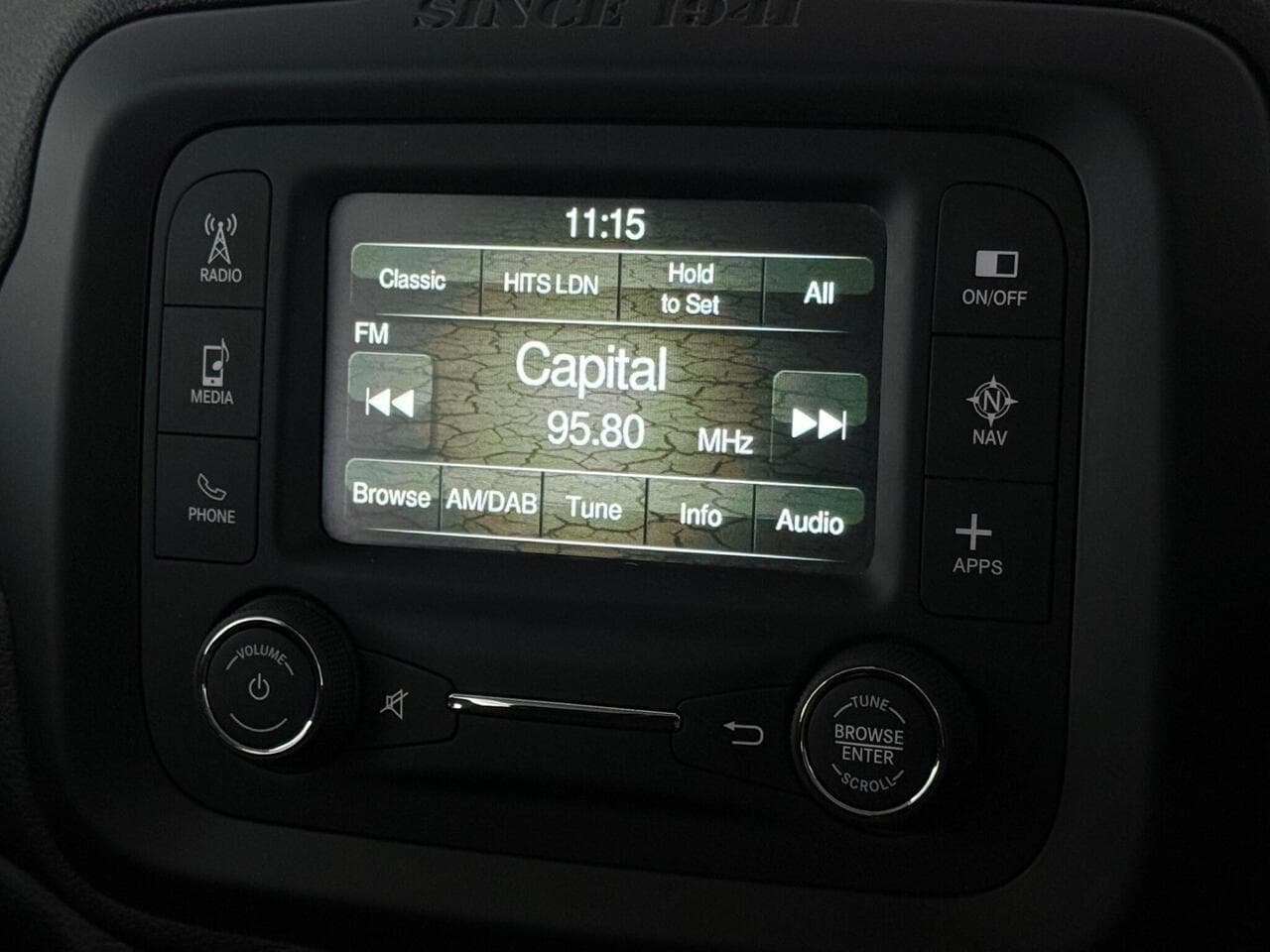 Jeep Renegade thumbnail Infotainment System