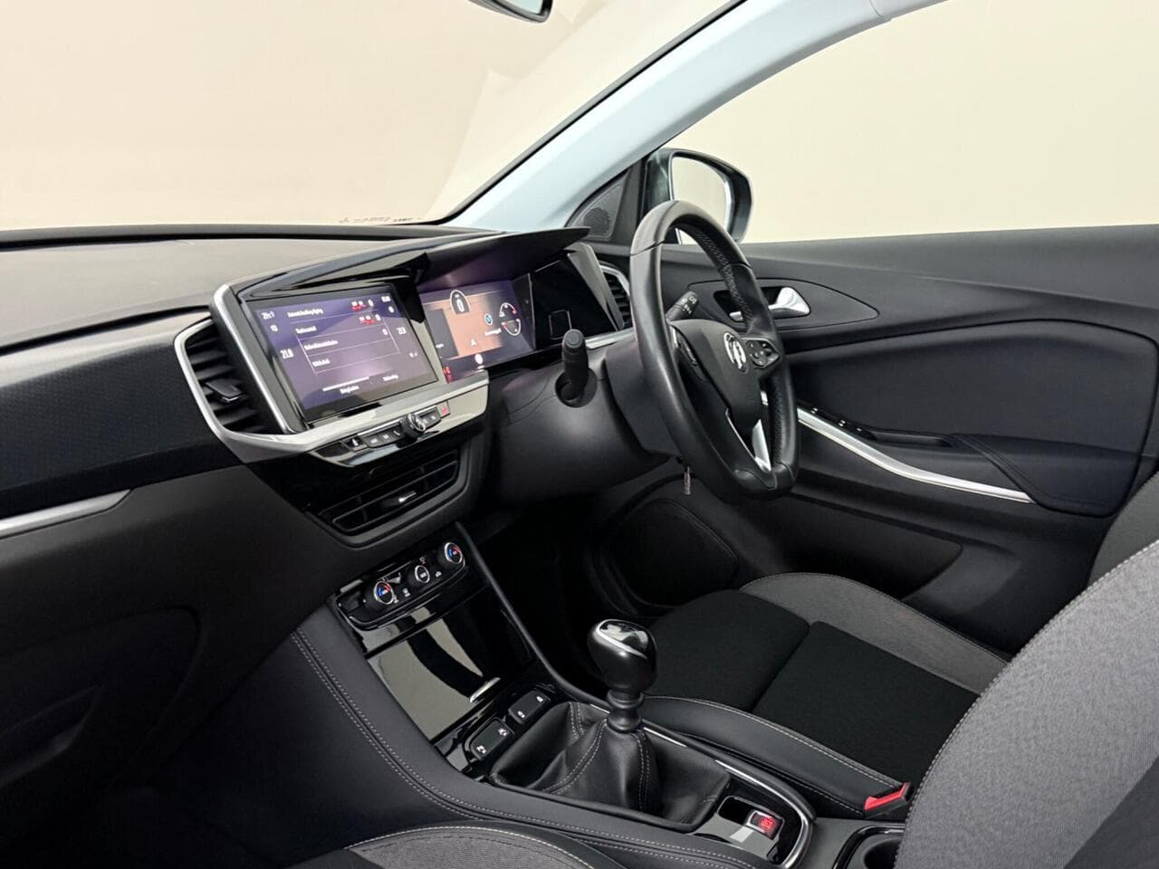 Vauxhall Grandland thumbnail Interior Front