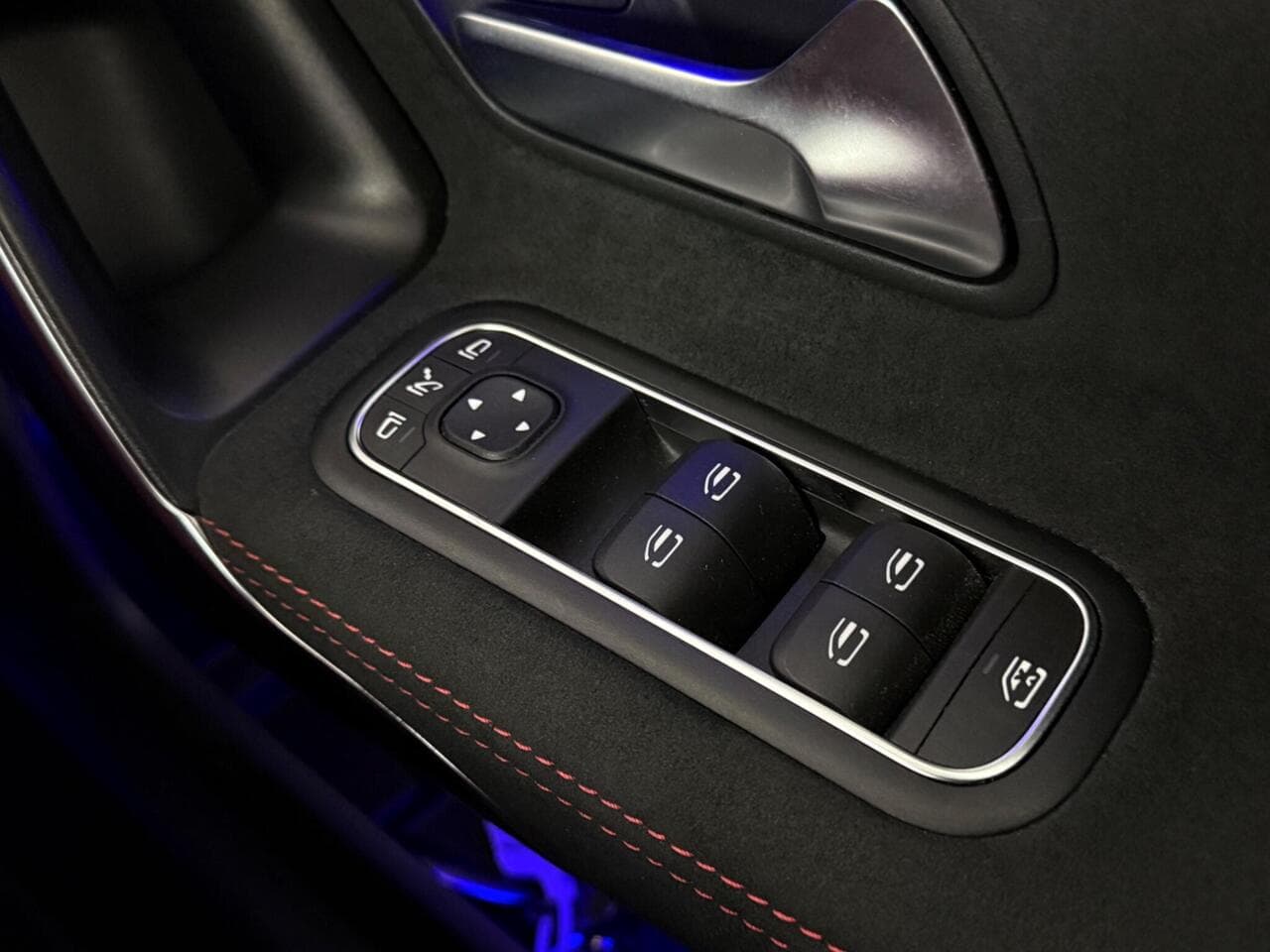Mercedes-Benz A Class thumbnail Misc Controls