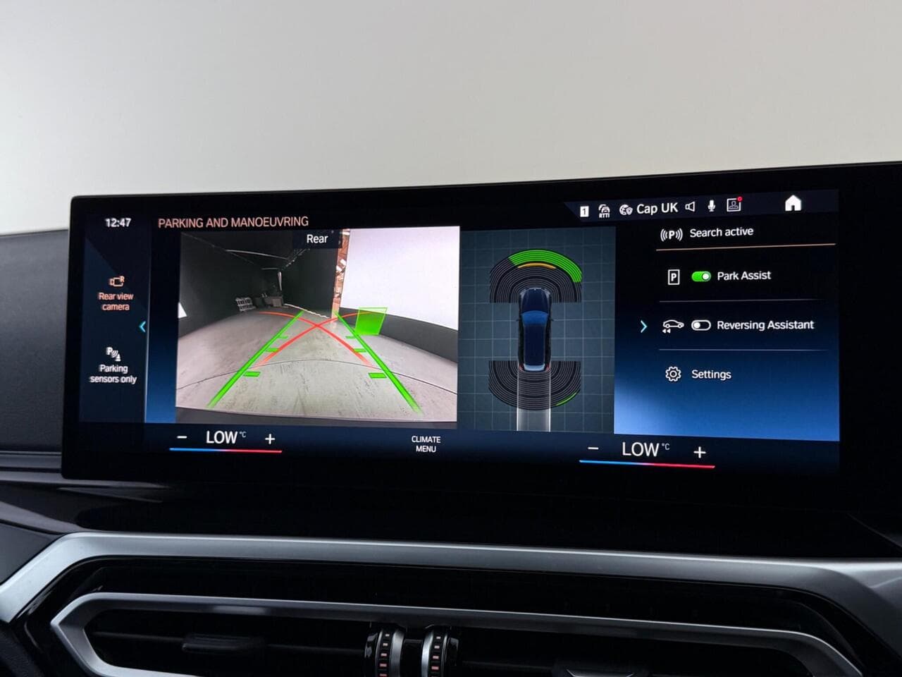 BMW 3 Series thumbnail Infotainment System