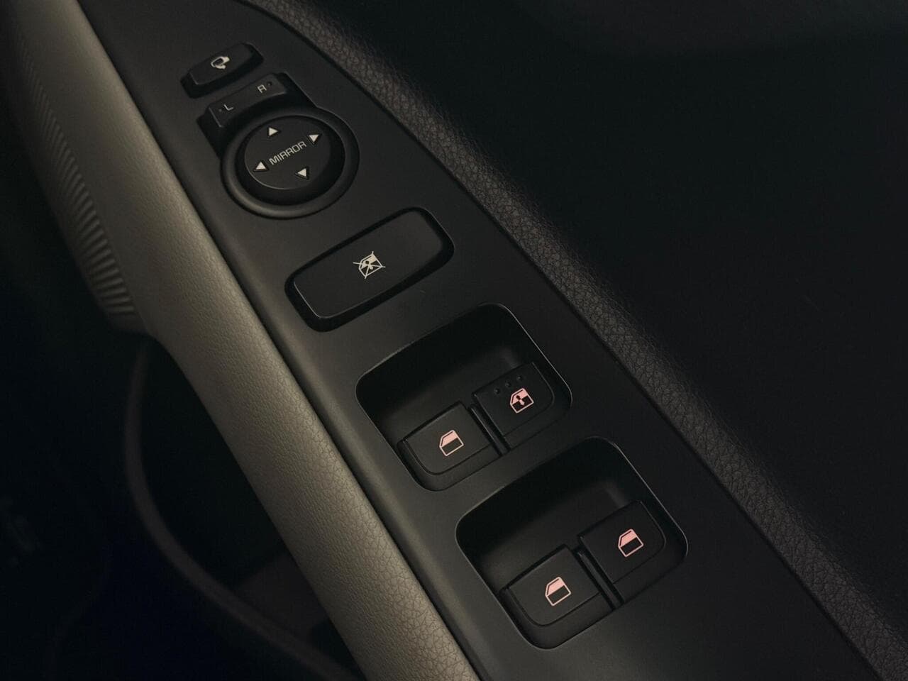 Kia Stonic thumbnail Misc Controls