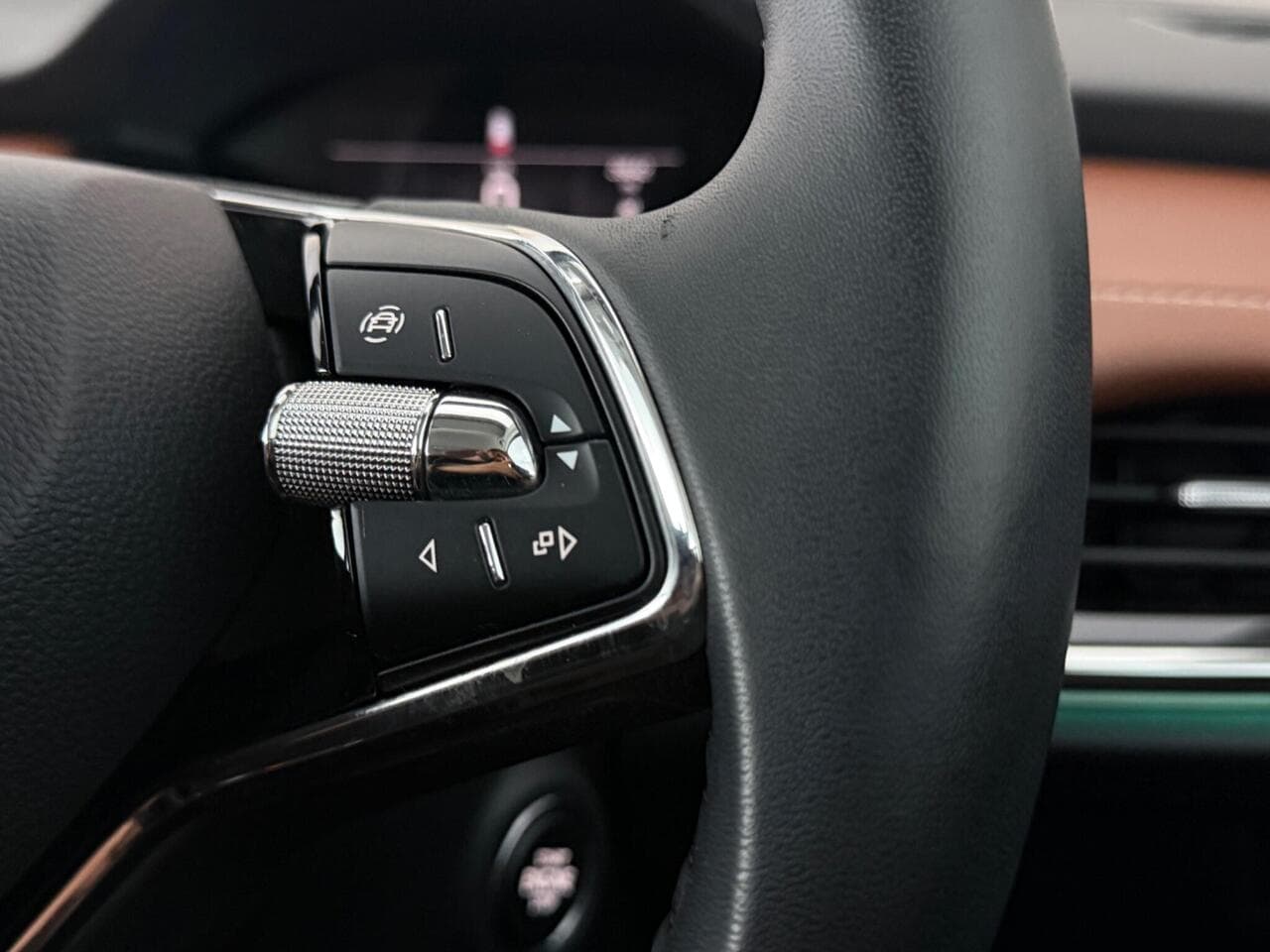 Skoda Enyaq thumbnail Misc Controls