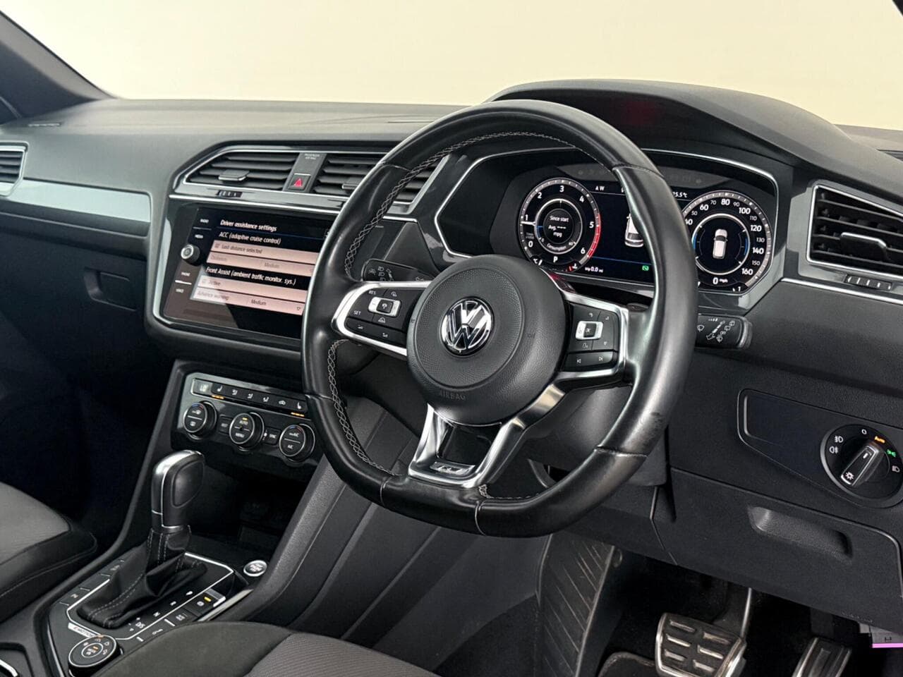 Volkswagen Tiguan Allspace thumbnail Interior Front