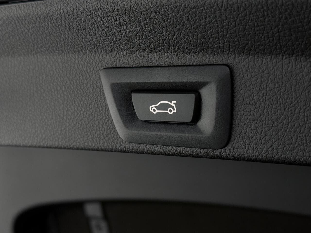 BMW 4 Series Gran Coupe thumbnail Misc Controls