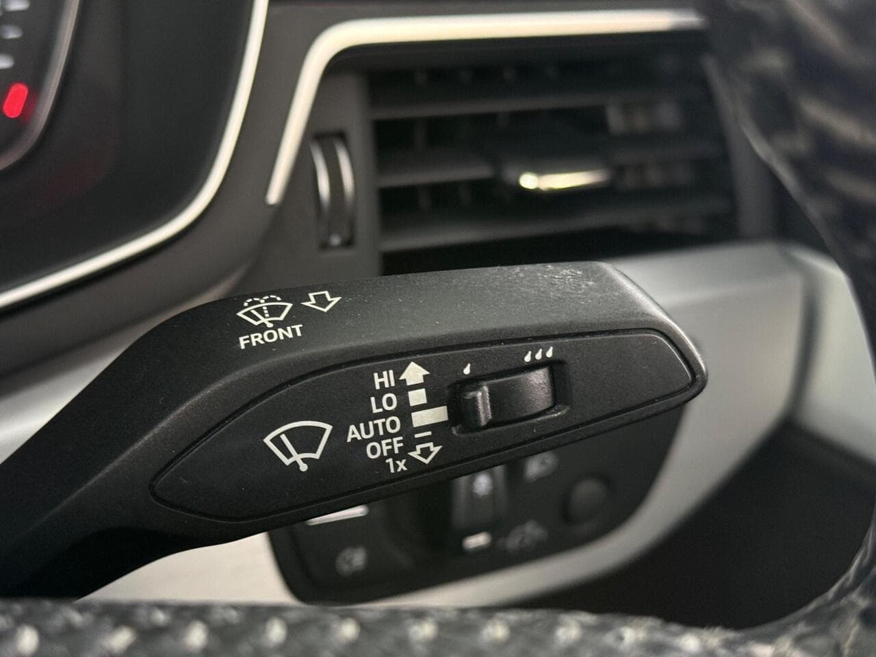 Audi A5 Cabriolet thumbnail Misc Controls