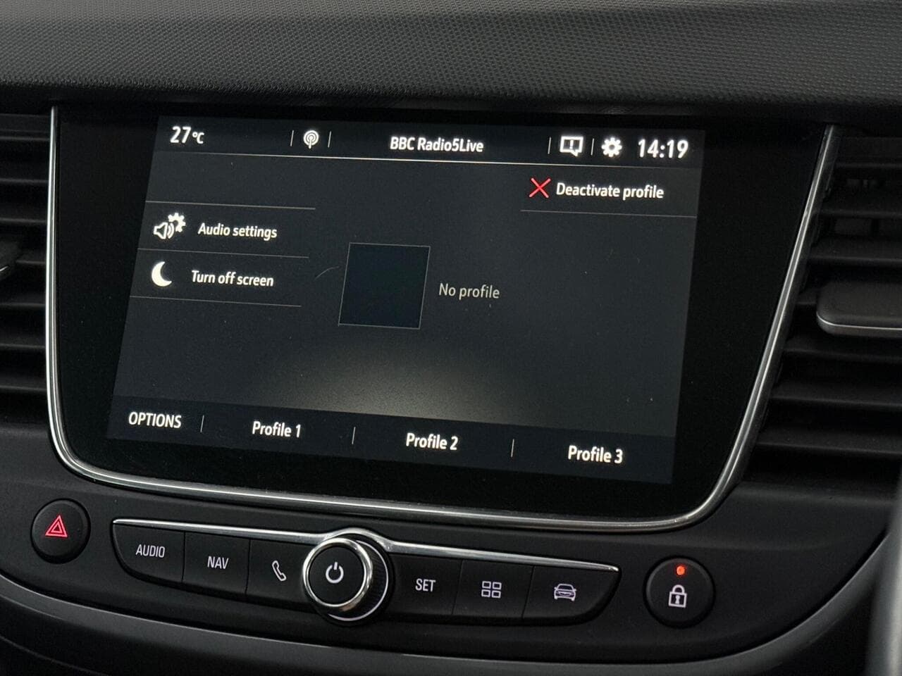 Vauxhall Crossland thumbnail Infotainment System