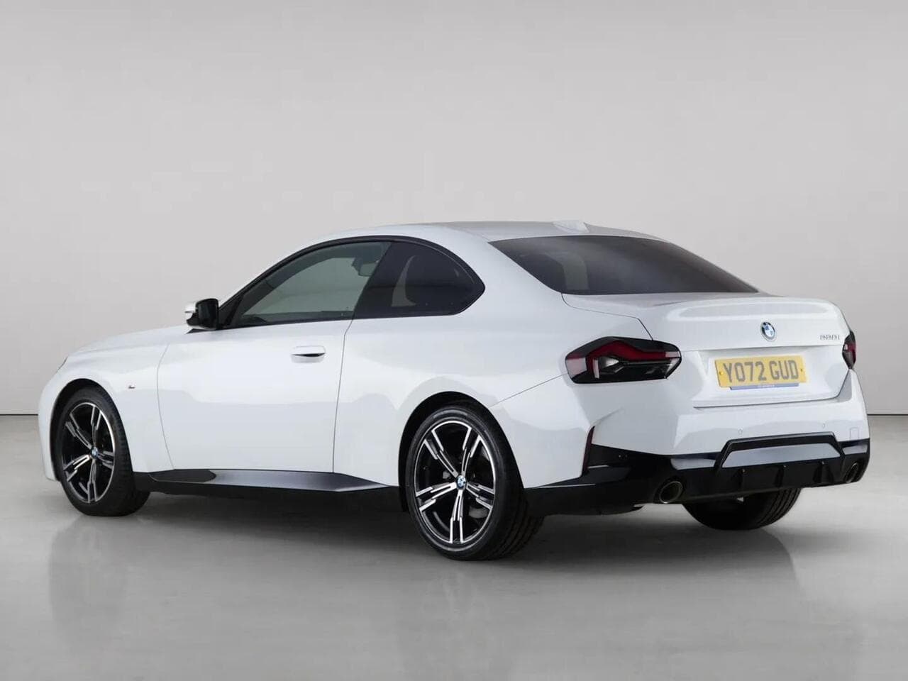 BMW 2 Series thumbnail Rear Left