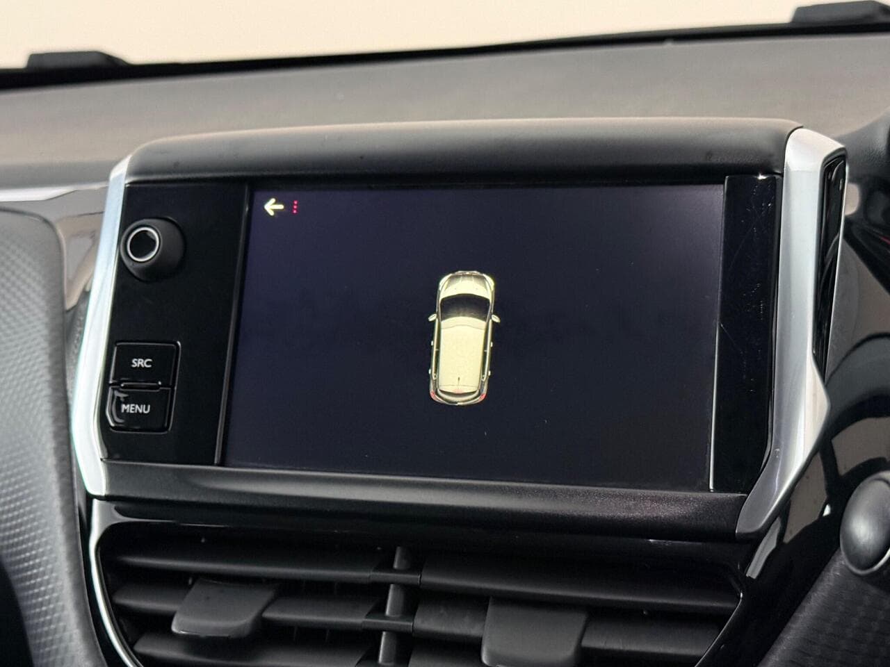 Peugeot 208 thumbnail Infotainment System