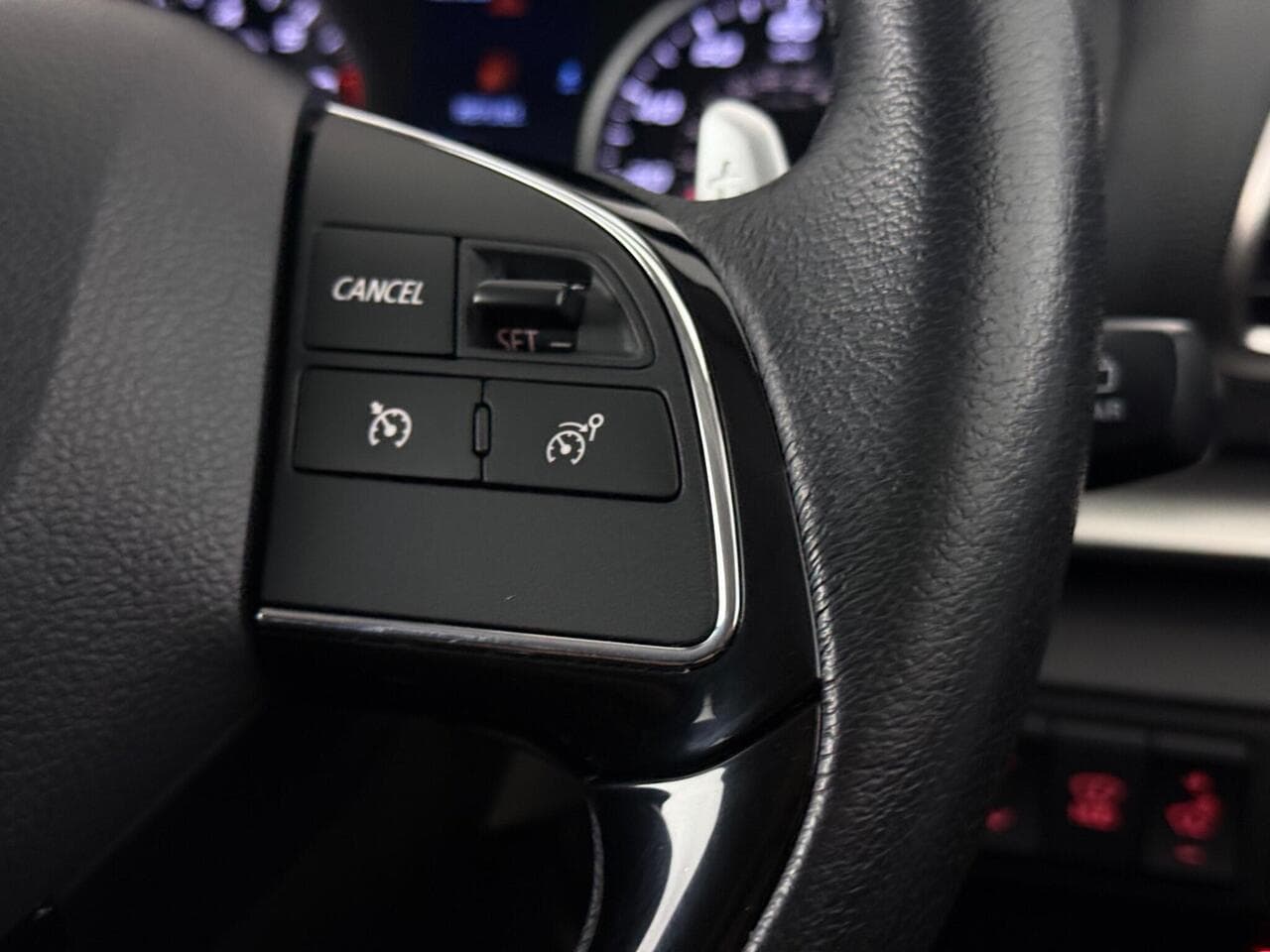 Mitsubishi Eclipse Cross thumbnail Misc Controls