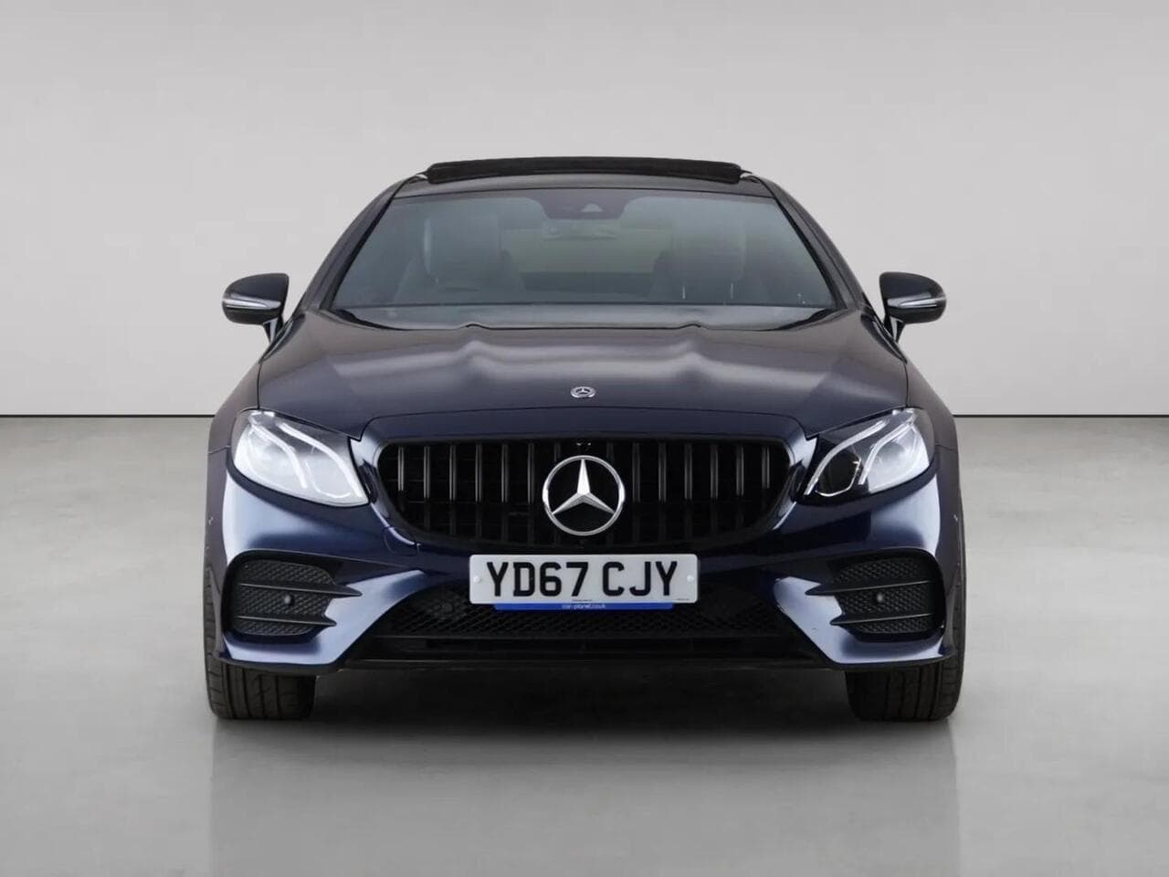 Mercedes-Benz E Class thumbnail Front