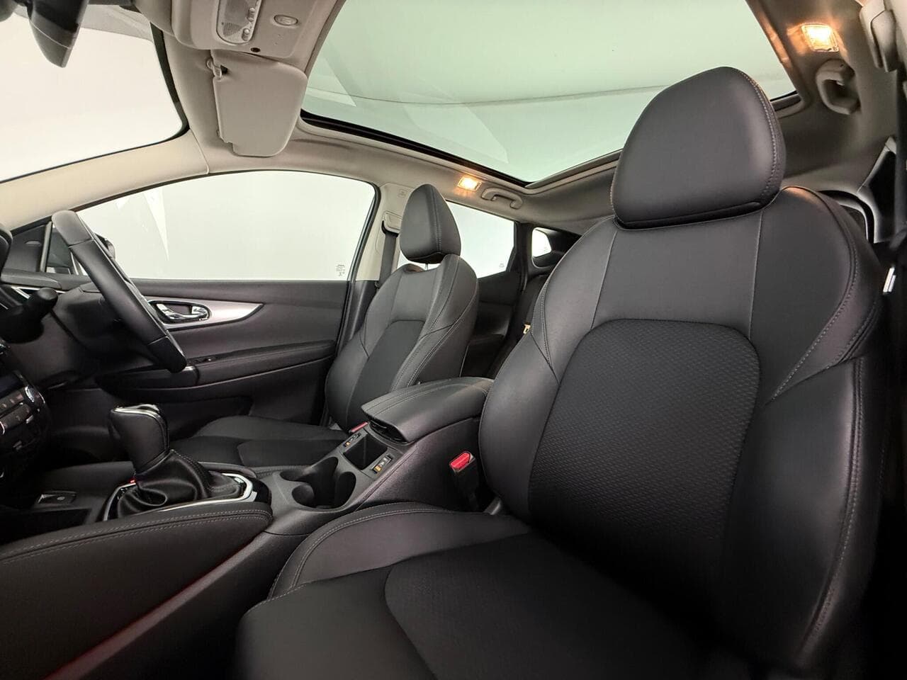 Nissan Qashqai thumbnail Seat Front Passenger