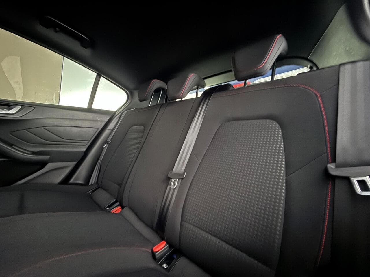 Ford Focus thumbnail Seats Rear