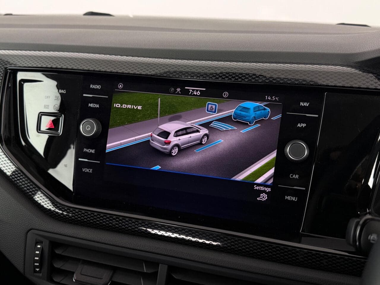 Volkswagen Polo thumbnail Infotainment System