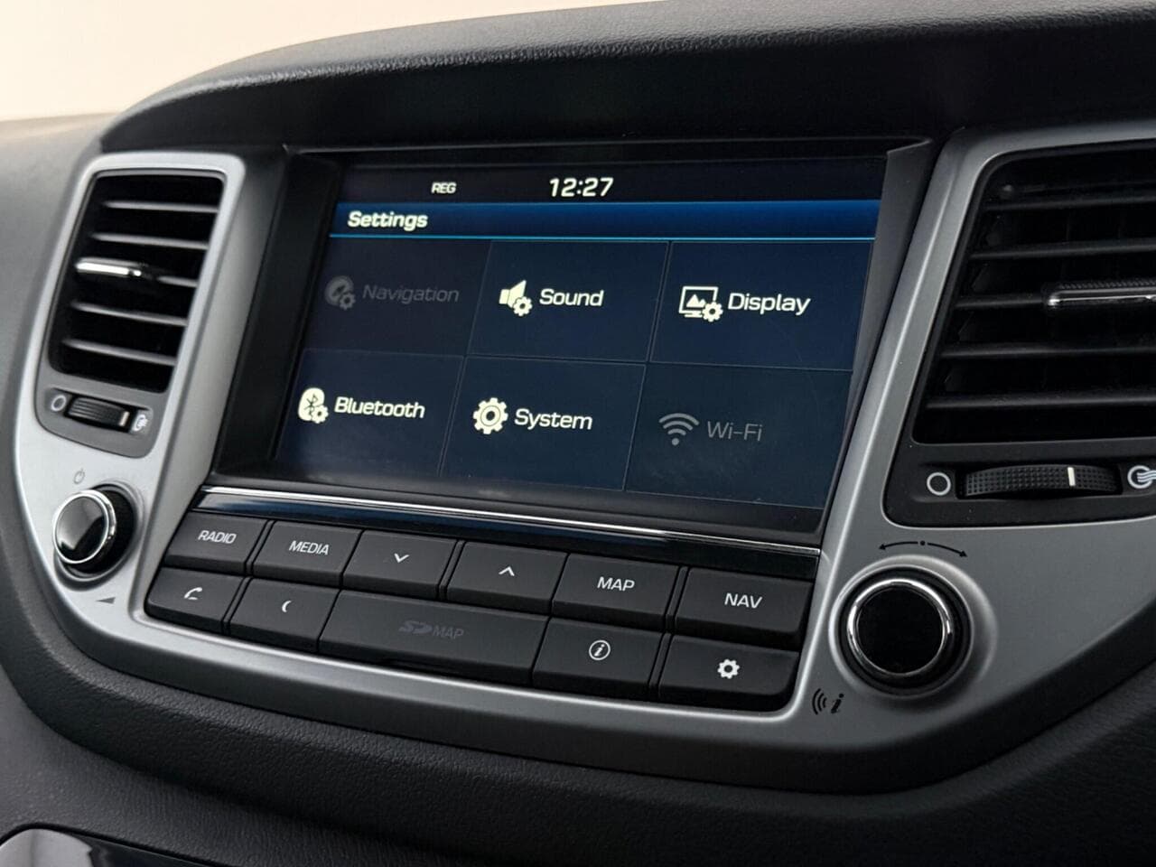 Hyundai TUCSON thumbnail Infotainment System