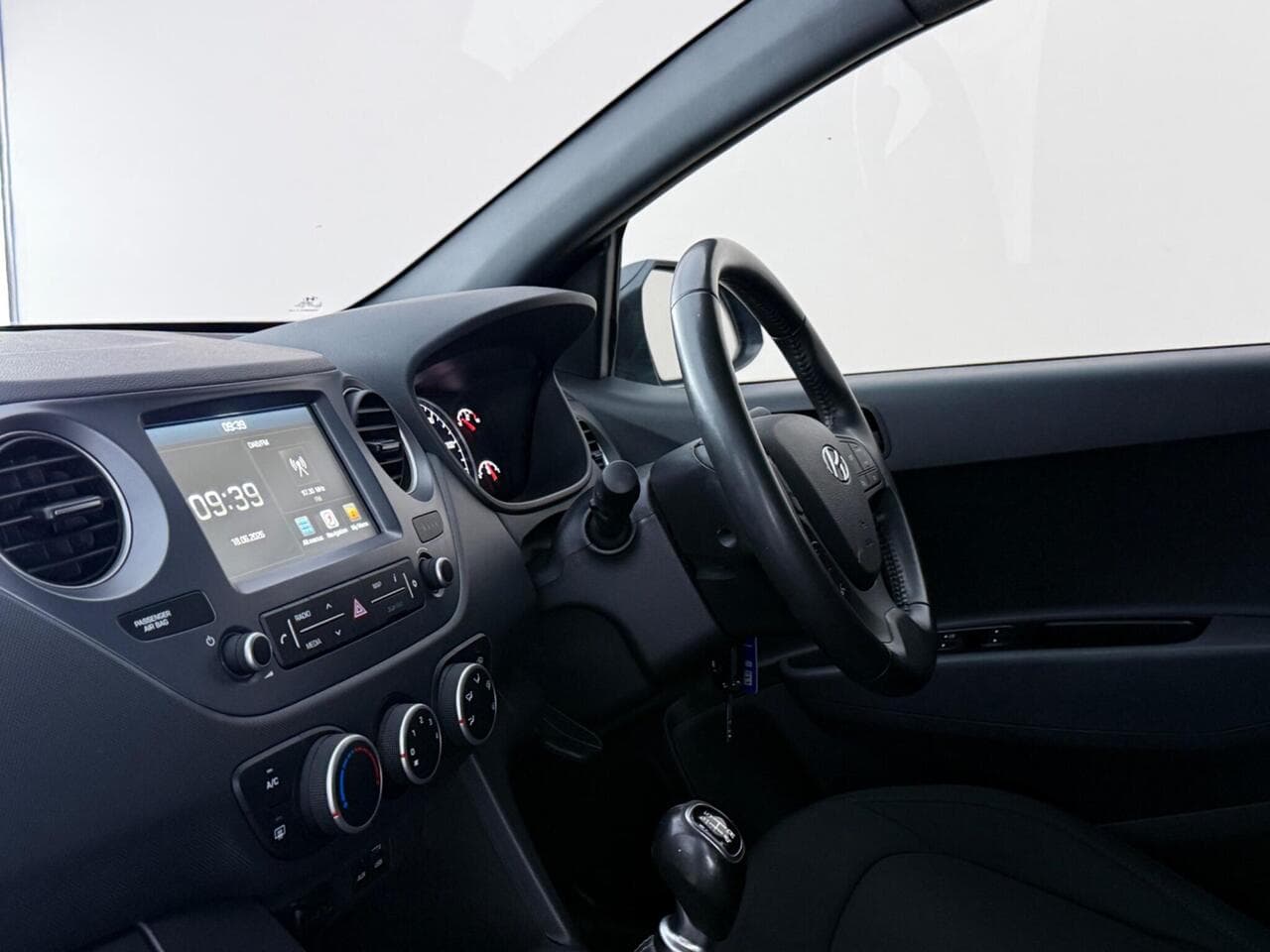 Hyundai i10 thumbnail Interior Front