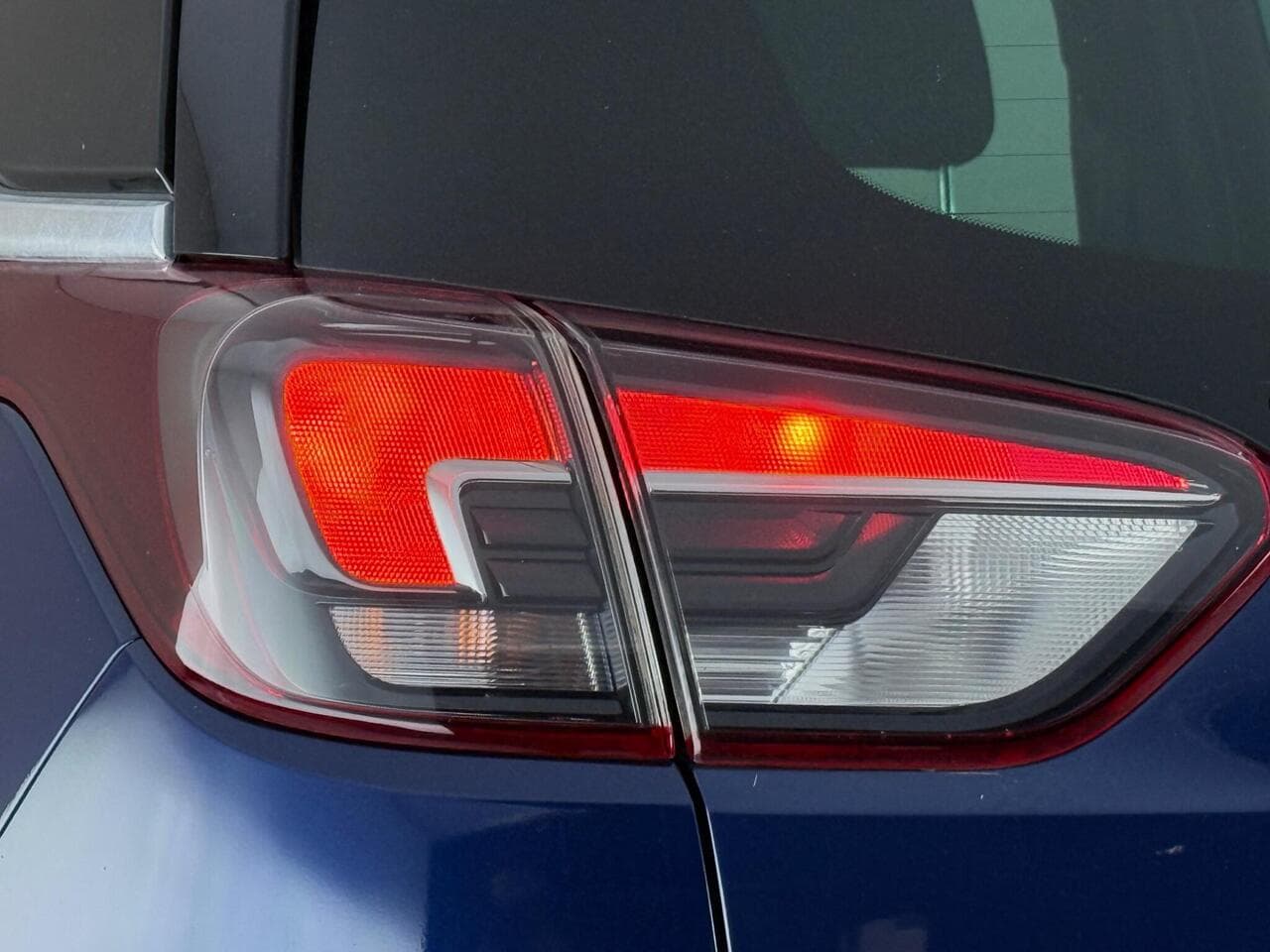 Vauxhall Crossland X thumbnail Lights Rear