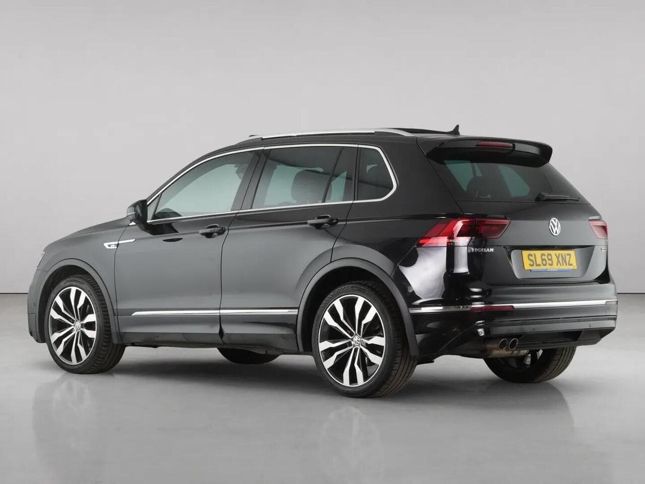 Volkswagen Tiguan thumbnail Rear Left